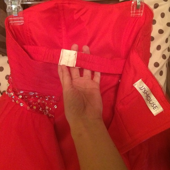 Red homecoming dress❤️ GREAT CONDITION - Picture 3 of 4