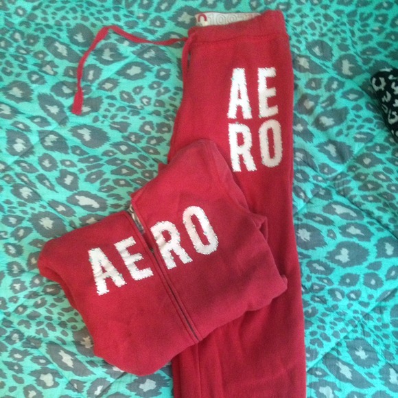 Aeropostale sweat suit
