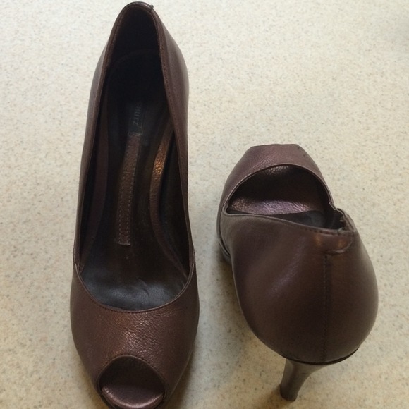 Shoes - Picture 1 of 2