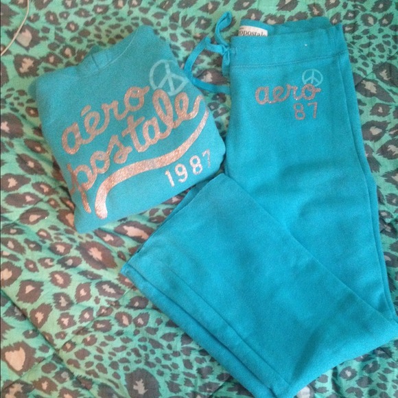 Light blue Aeropostale sweatsuit