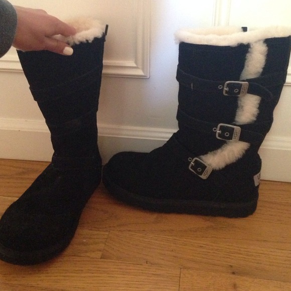 Tall buckle Uggs