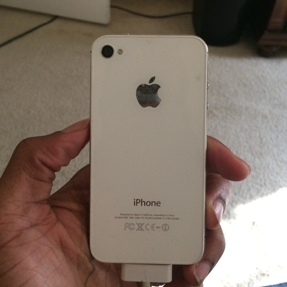 iPhone 4s - Picture 2 of 2