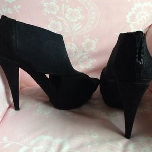 💋Daring Jessica Simpson platform peep toes