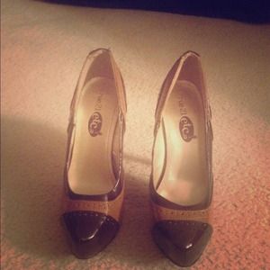 BROWN COLOR BLOCK HEELS 👠