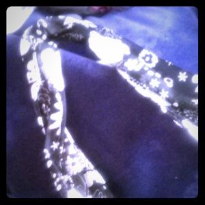 A scarf please read full description