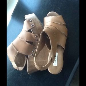 Zara wooden wedges