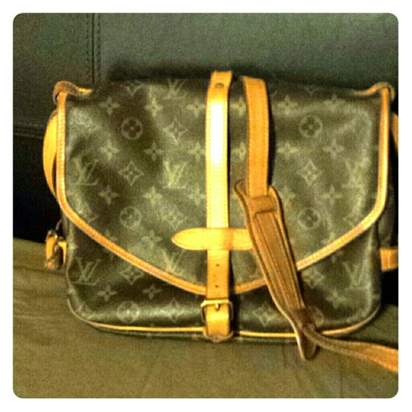 HOLD VINTAGE LOUIS VUITTON ~ AUTHENTIC GUARANTEED