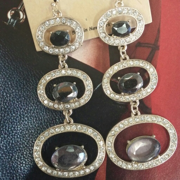 Earrings - Picture 1 of 1