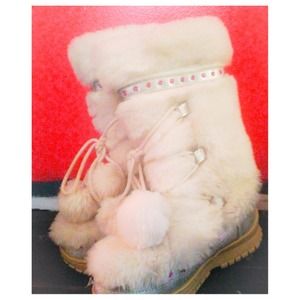 Victorias Secret fuzzy boots