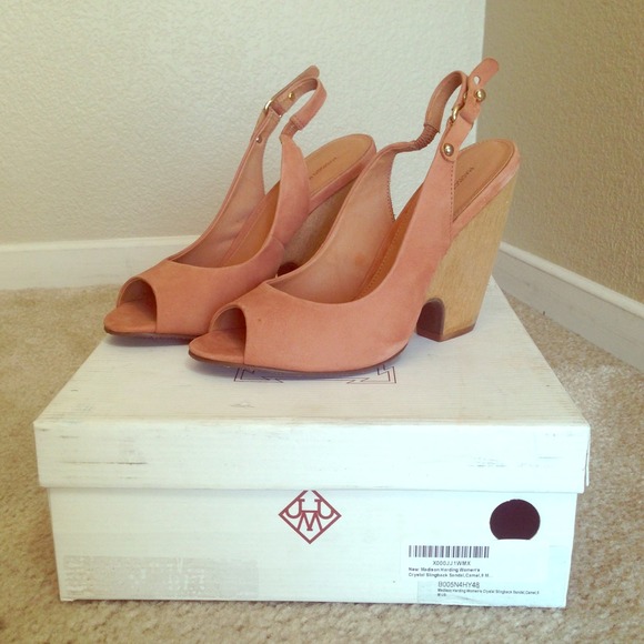 🚫SOLD🚫New Madison Harding Camel Leather Wedges