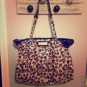 🎉Host Pick 🎉 Betsey Johnson Sequin Handbag