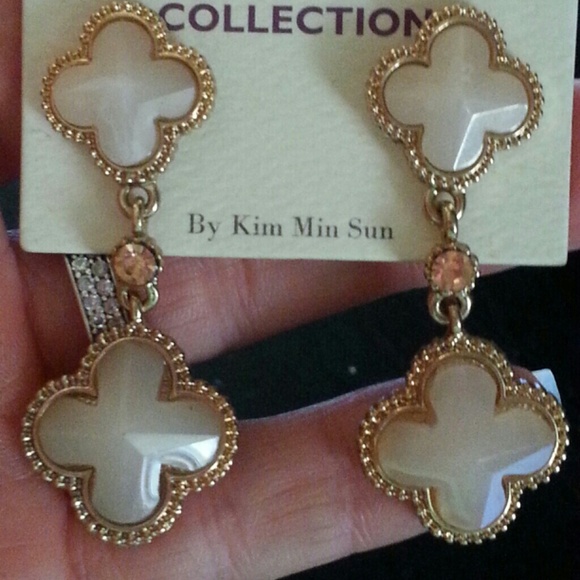 Creme/Gold Earrings