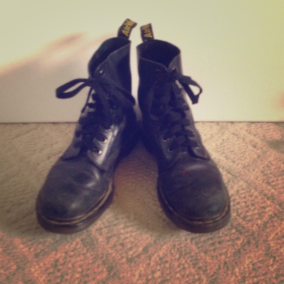 Black dr martens (REAL)