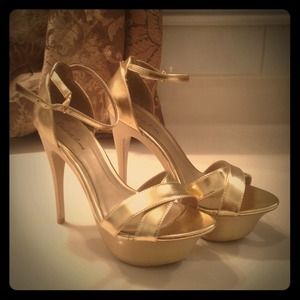 Gold High Heels !!!!