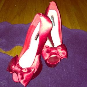 H by Halston Platform Pump