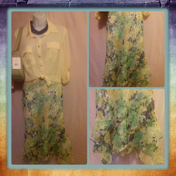 $⇩ Beautiful 🎀multi layered skirt!🎀SZ 6