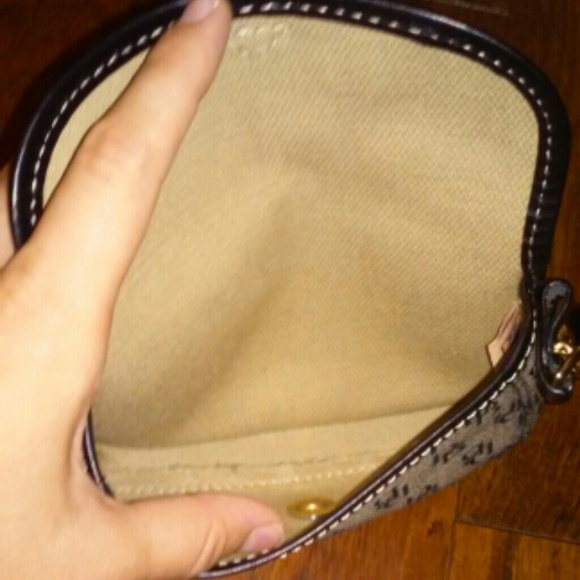 Dooney&Bourke wallet - Picture 3 of 3