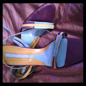Via Spiga Color Blocked Heels!!