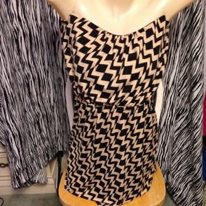 🎀Cute zigzag black/taupe night out dress🎀
