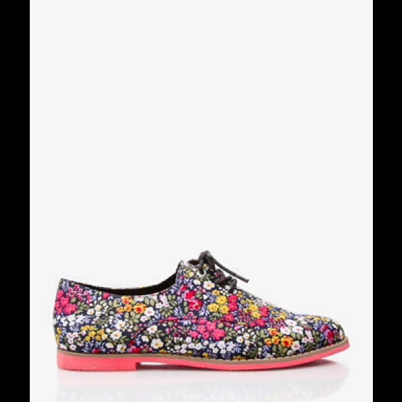 Floral oxfords❤️❤️
