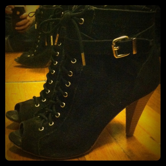 Black suede heels with gold buckle - Size 6