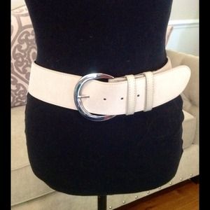 Light tan beige Nude Benetton suede leather belt