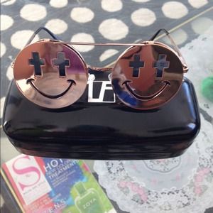 ✖️SOLD✖️ Jeremy Scott Smiley Teashades