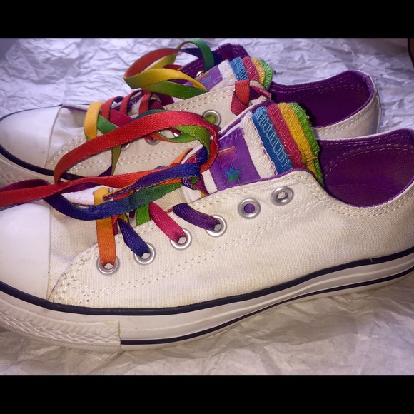 Converse shoes - Picture 3 of 4