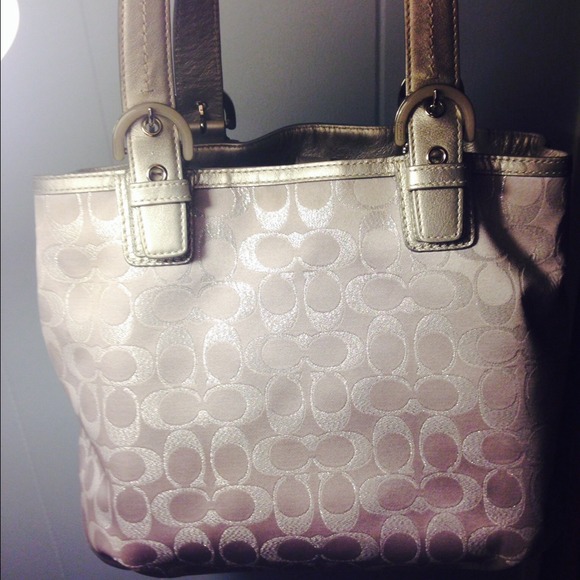 ***just reduced***Authentic Coach purse