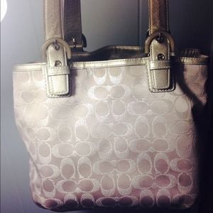 ***just reduced***Authentic Coach purse