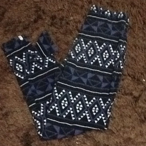 High-waisted tribal blue Hollister leggings