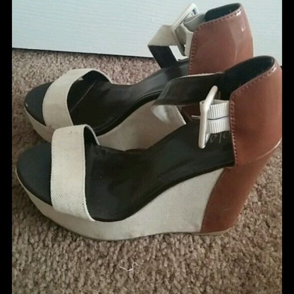 Wedge heels - Picture 2 of 2
