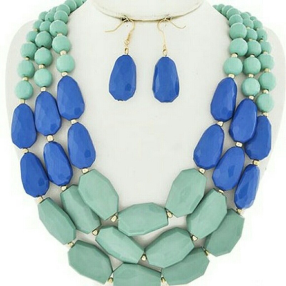 Jewelry - Boutique Necklace Set