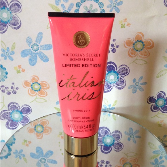 Victoria's Secret BOMBSHELL Lotion in Italian Iris