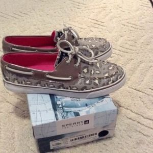 Size 7.5 sperry top siders