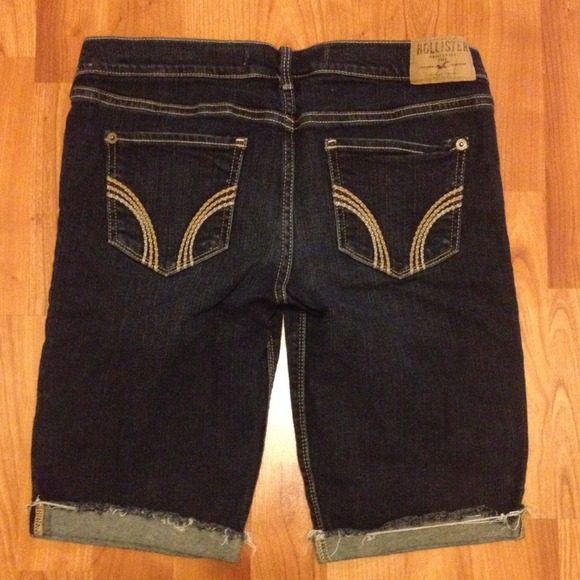 Hollister Dark Wash Shorts - Picture 3 of 3