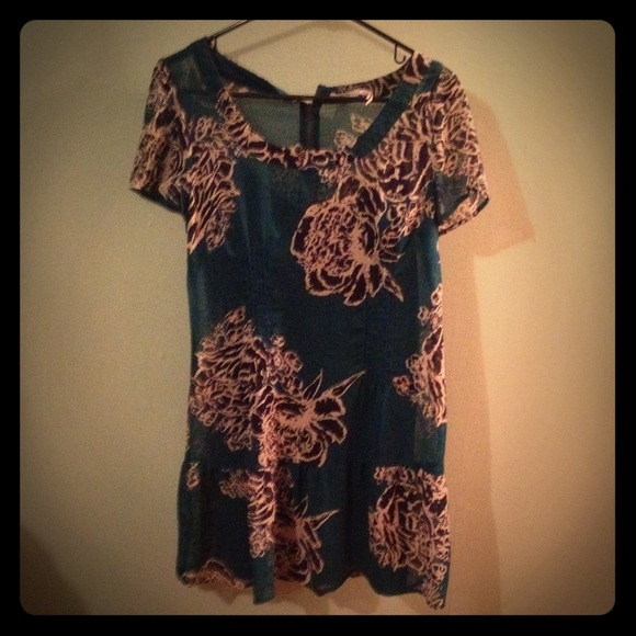 Urban Outfitters Dresses & Skirts - Urban a Outfitters Kimchi Blue printed dress