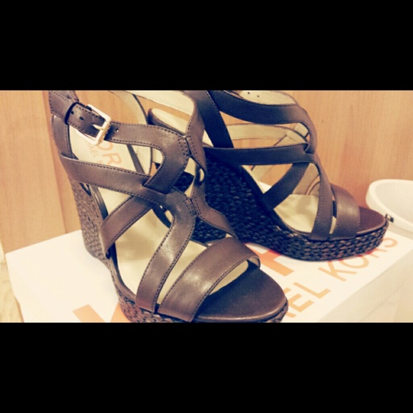 MICHAEL KORS wedge sandals - brown