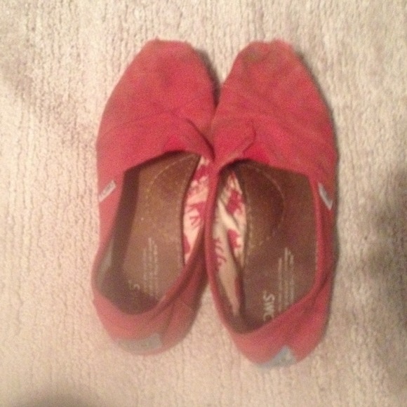 Toms