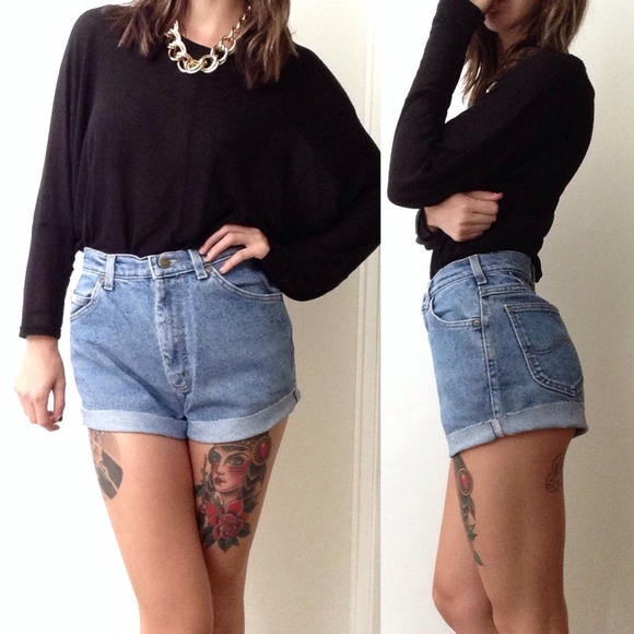 🚫SOLD ON DEPOP🚫 High Waist Cuff Shorts - Picture 3 of 3