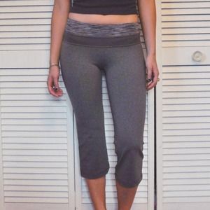 Lululemon Groove Crop (Grey)