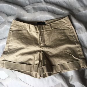 🌟classy khaki shorts🌟