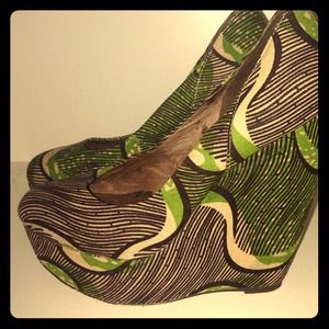Aldo tribal print green and brown wedges