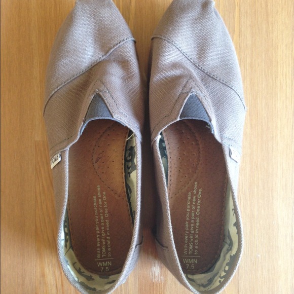 Toms classic shoes in gray