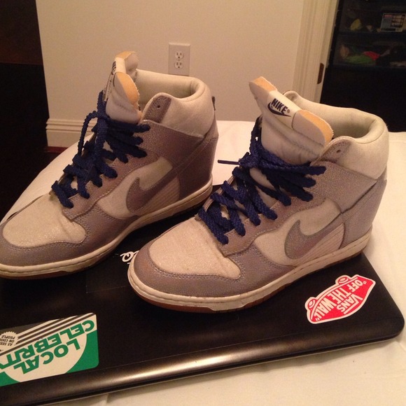 NIKE WEDGES 🎉HP 9/9 🎉👻