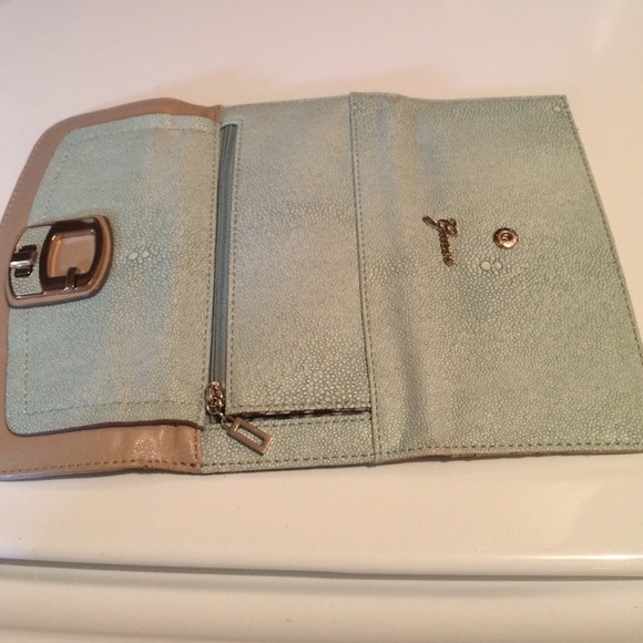 Guess wallet - Picture 4 of 4