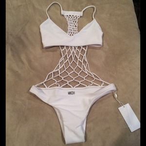 Mikoh Xavier crochet in foam NWT Size Medium