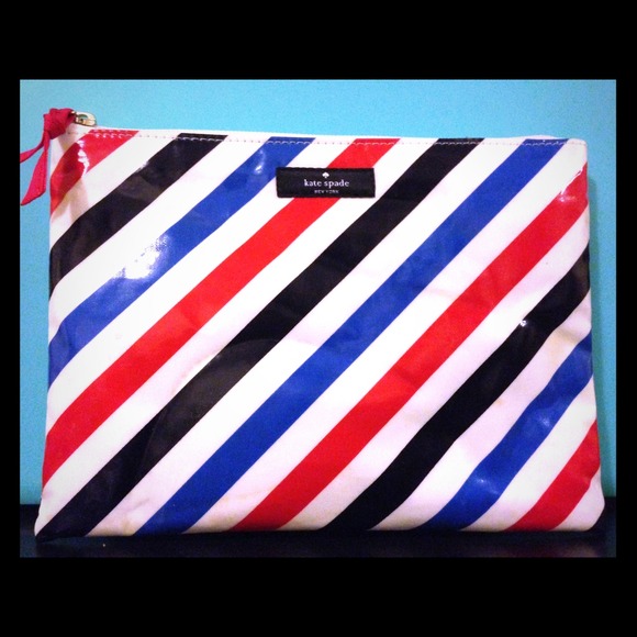 Price ✂️ Kate Spade Daycation Large Pouch
