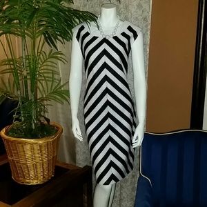 AA Studio Black & White Chevron Crew Neck Sheath D