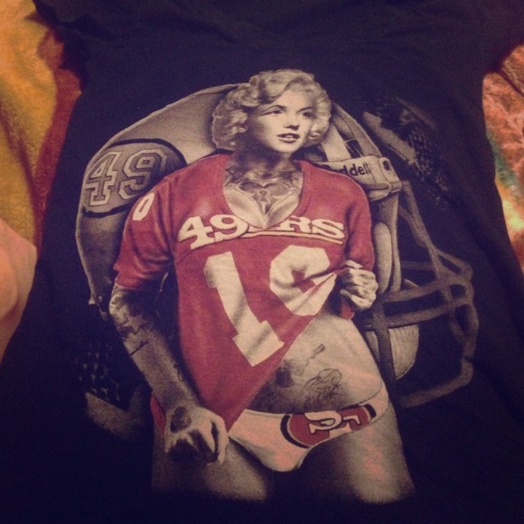 Marilyn Monroe 49er v-neck